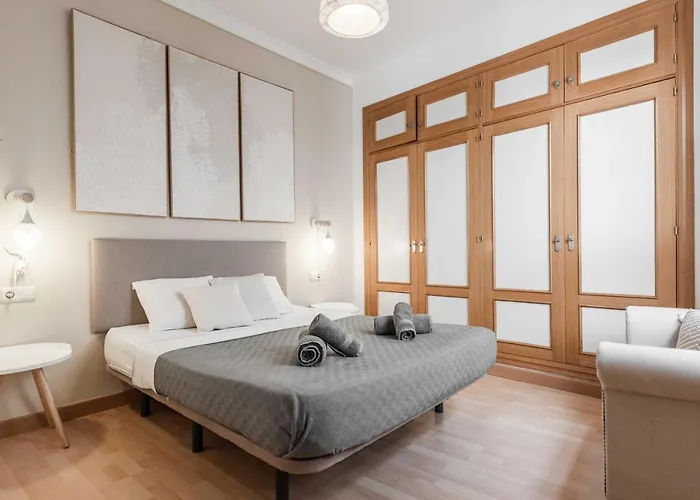 Urbanchicmalaga Historic With Quiet Patio * Málaga